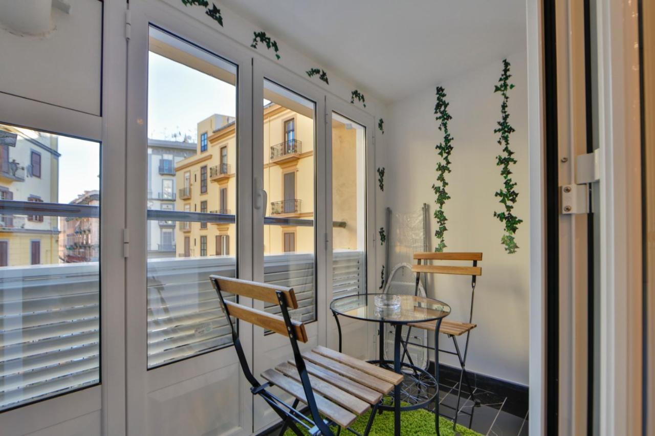 Residenza Napoli Centrale Exterior foto
